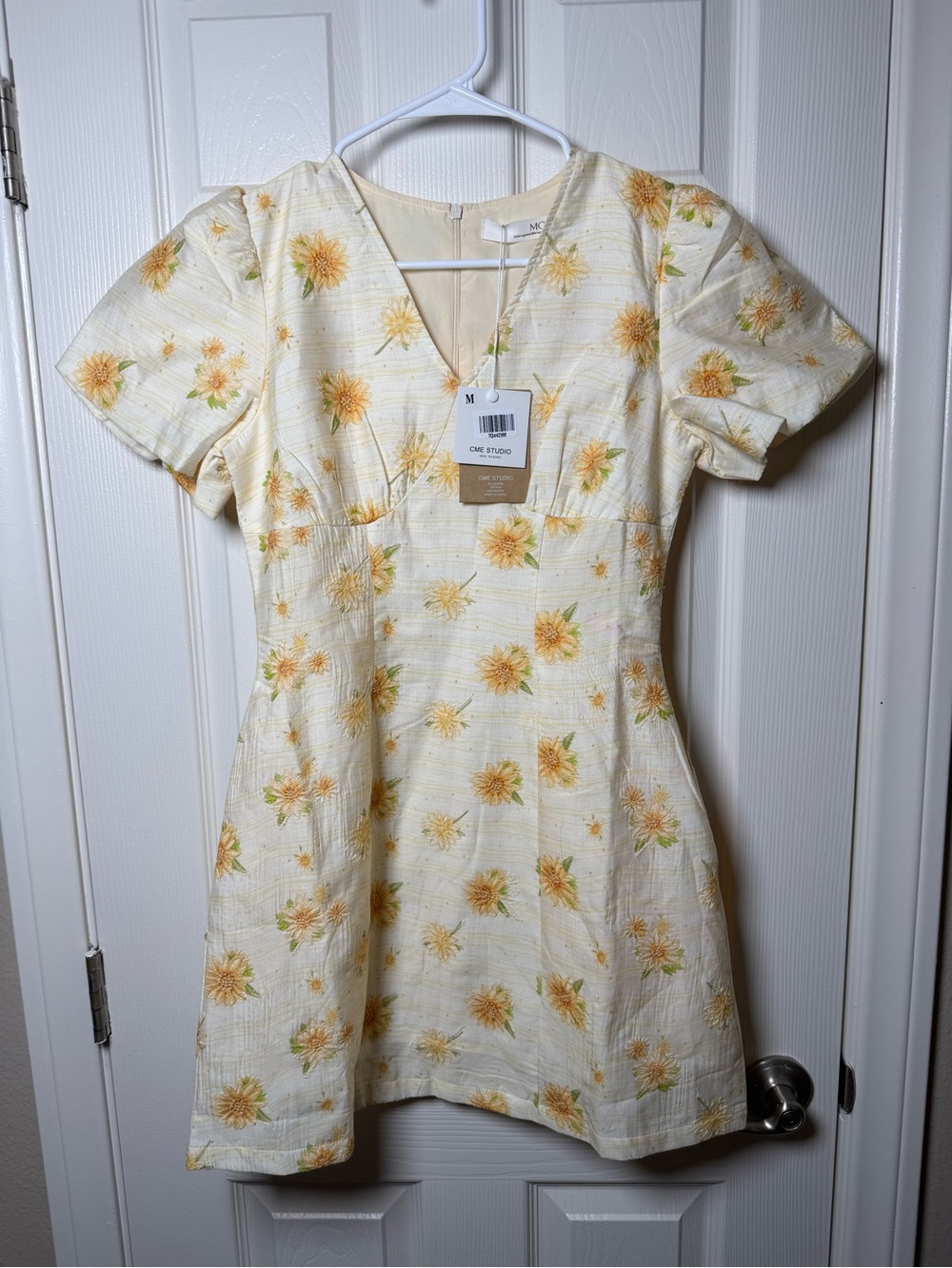 Moi Cream Floral V‑Neck A‑Line Dress with Yellow Flowers